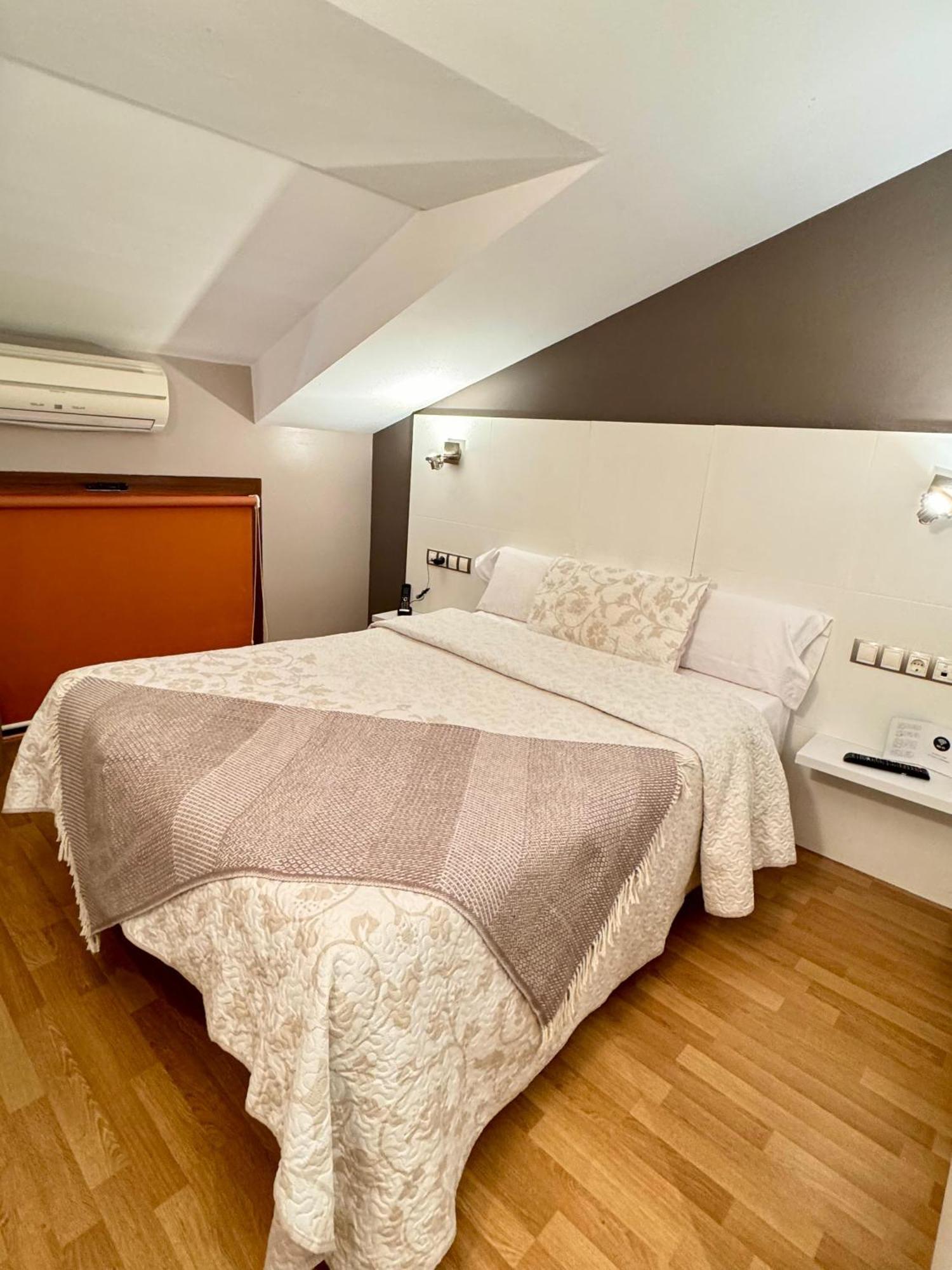 Hotel El Acebo Jaca Zewnętrze zdjęcie