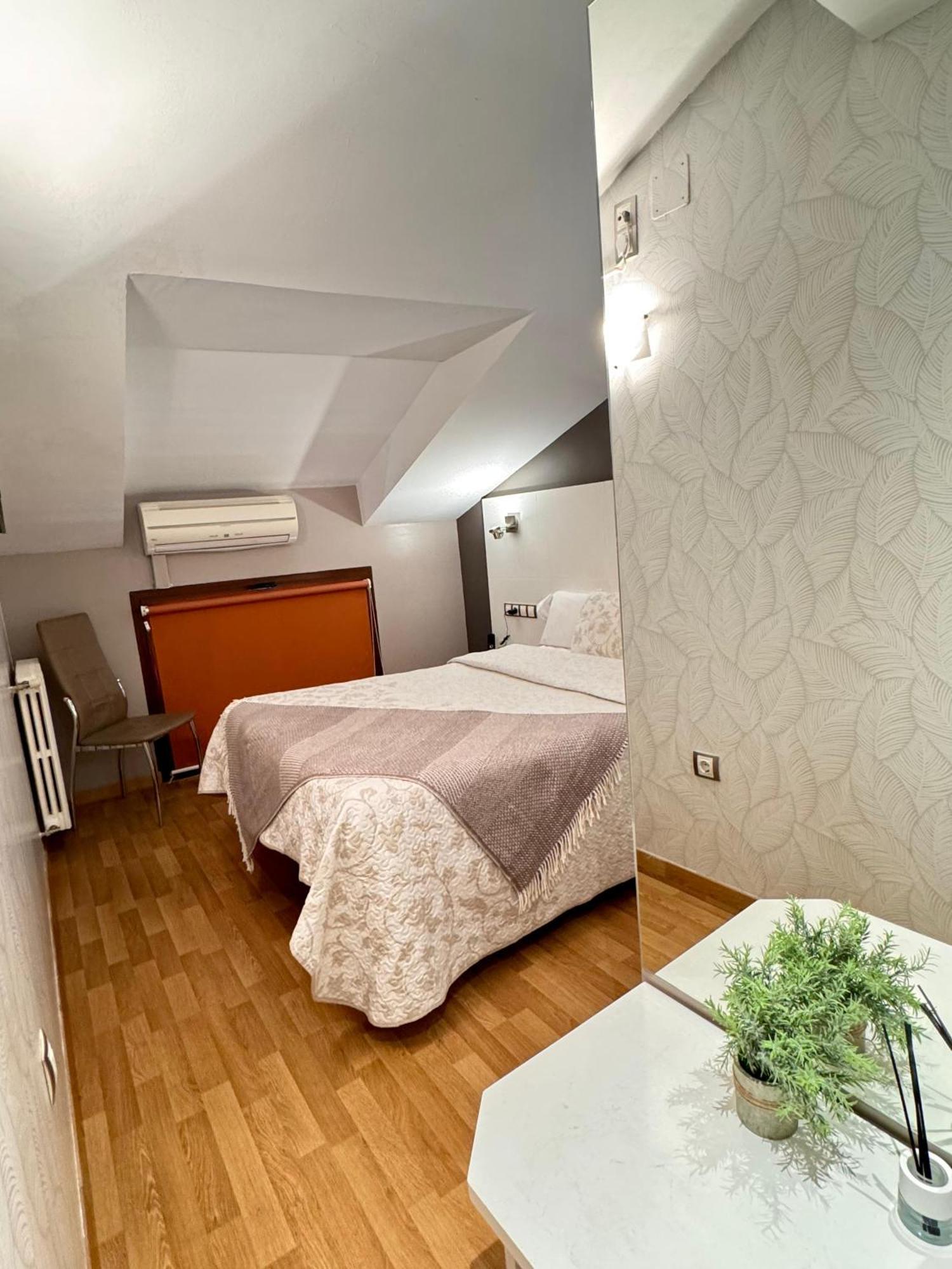 Hotel El Acebo Jaca Zewnętrze zdjęcie