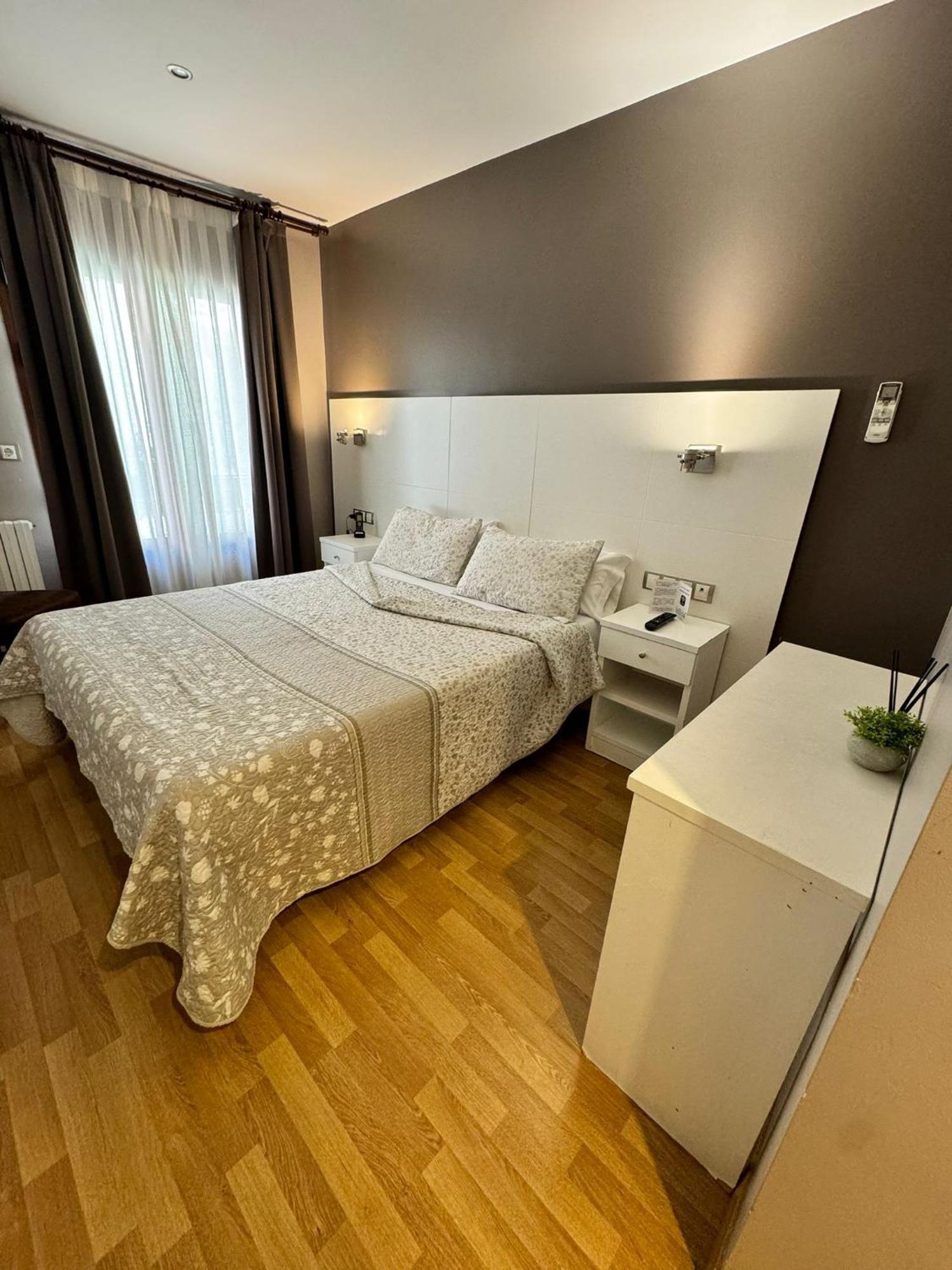 Hotel El Acebo Jaca Zewnętrze zdjęcie