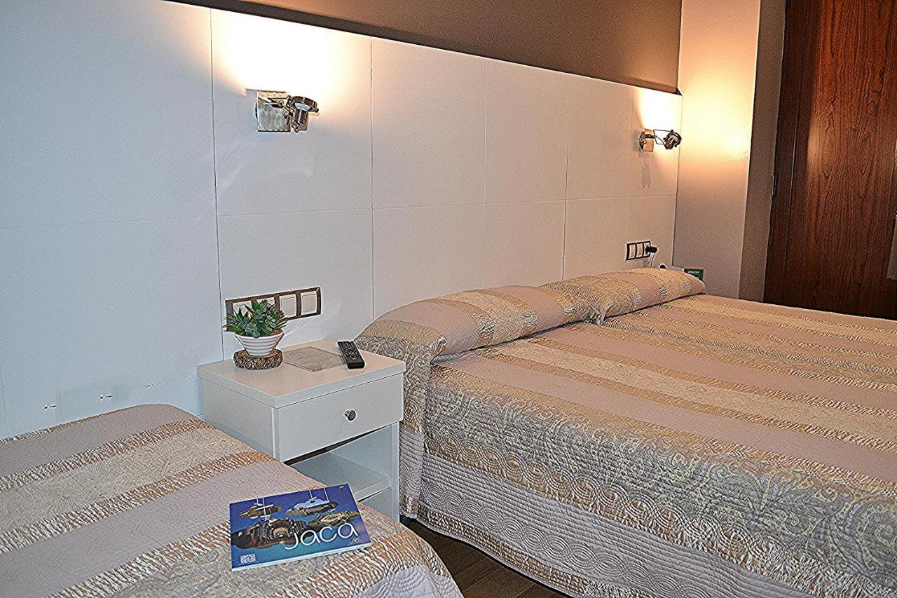 Hotel El Acebo Jaca Zewnętrze zdjęcie